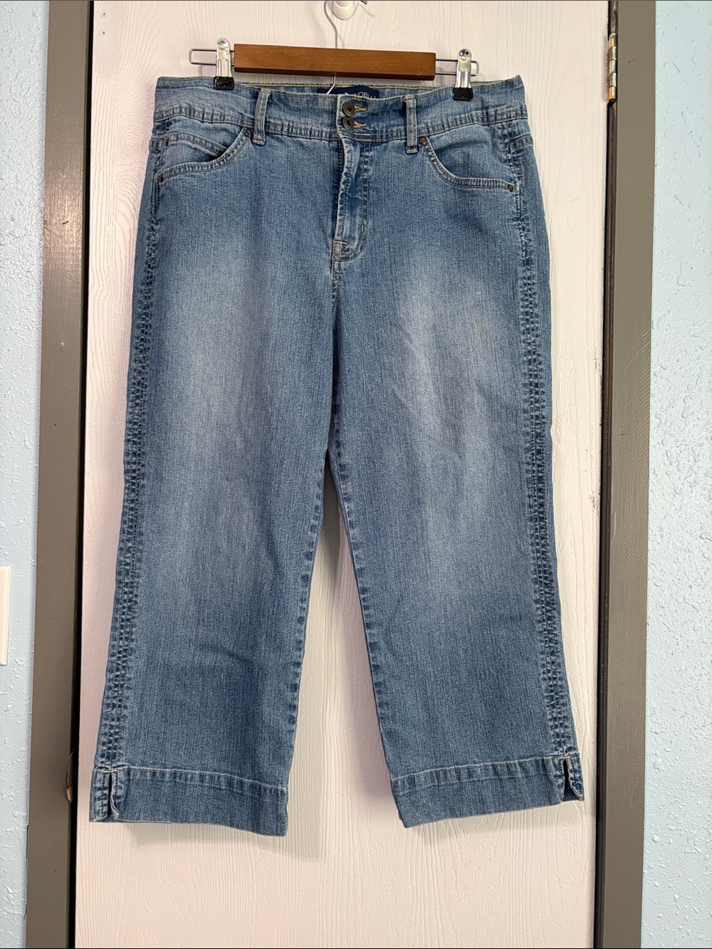 Light Blue Cropped Straight-Leg Jeans - Women's
